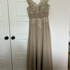 Cream Sleeveless V-Neck Maxi Gown for Weddings